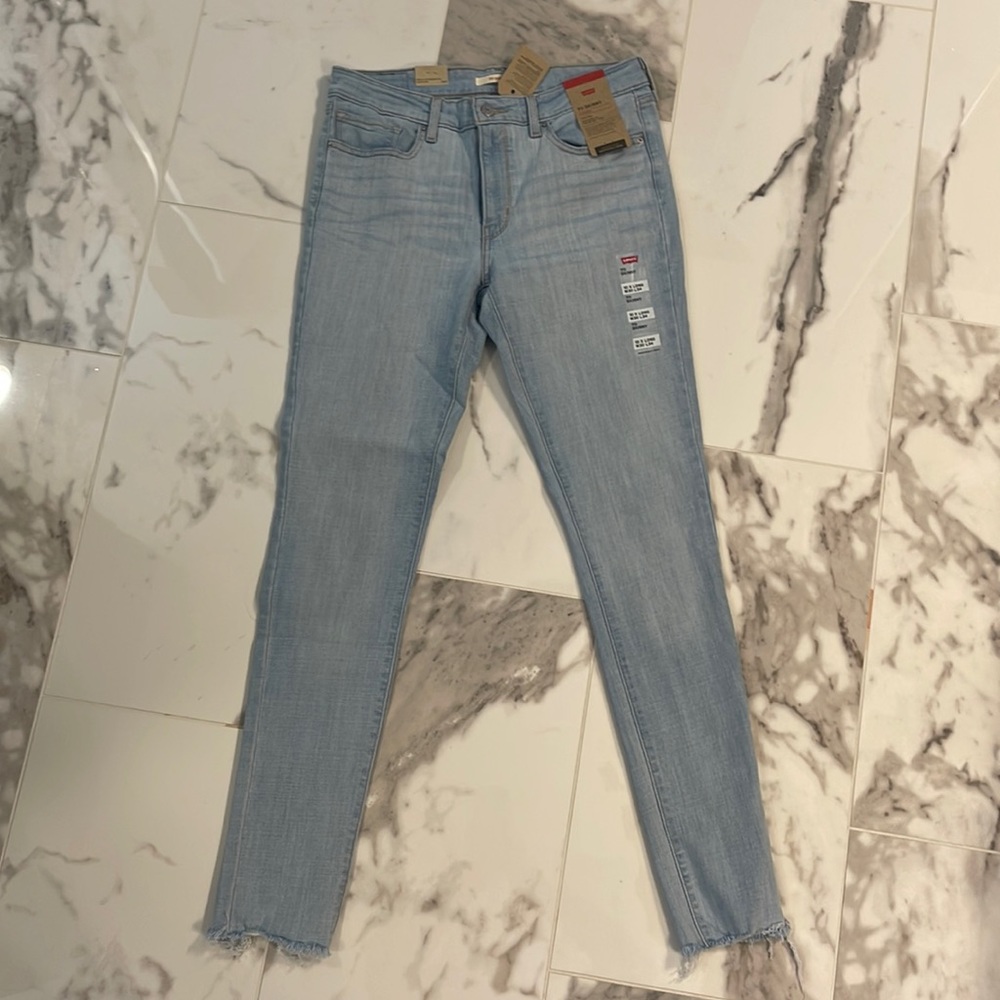 Levi’s 711 Skinny Hypersoft Jeans